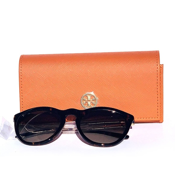Tory Burch Accessories - NWT! Tory Burch Cat Eye Sunglasses